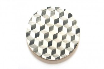 grey tiles pattern table set